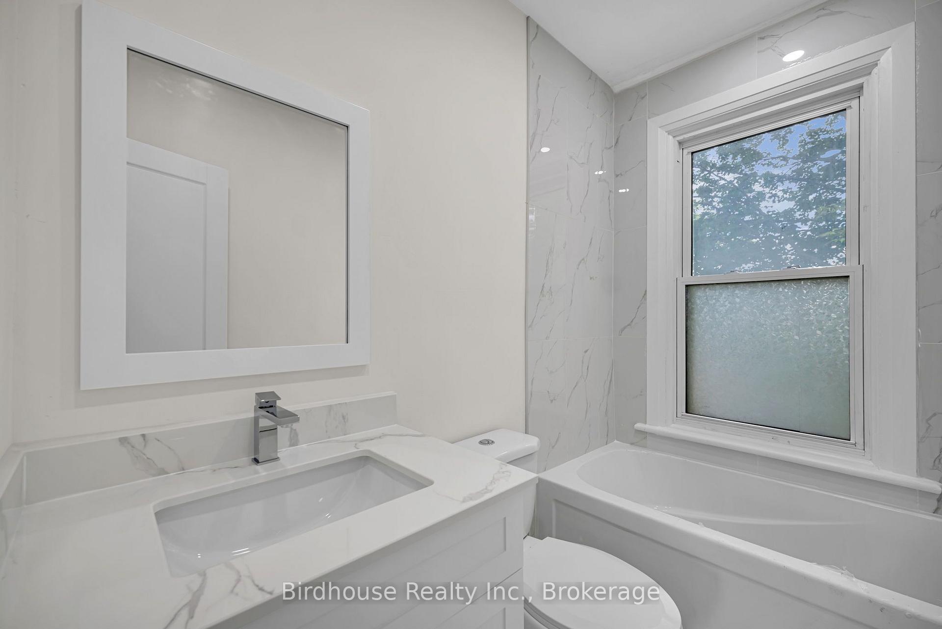 Photo 9 of Unit Unit#C, 108 Lindsay Street, Kawartha Lakes, Lindsay — HOMEH