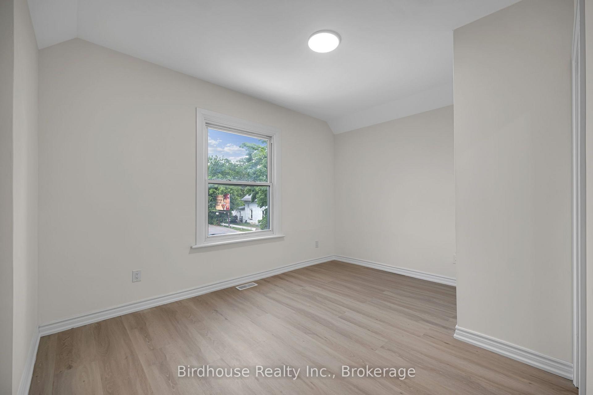 Photo 11 of Unit Unit#C, 108 Lindsay Street, Kawartha Lakes, Lindsay — HOMEH
