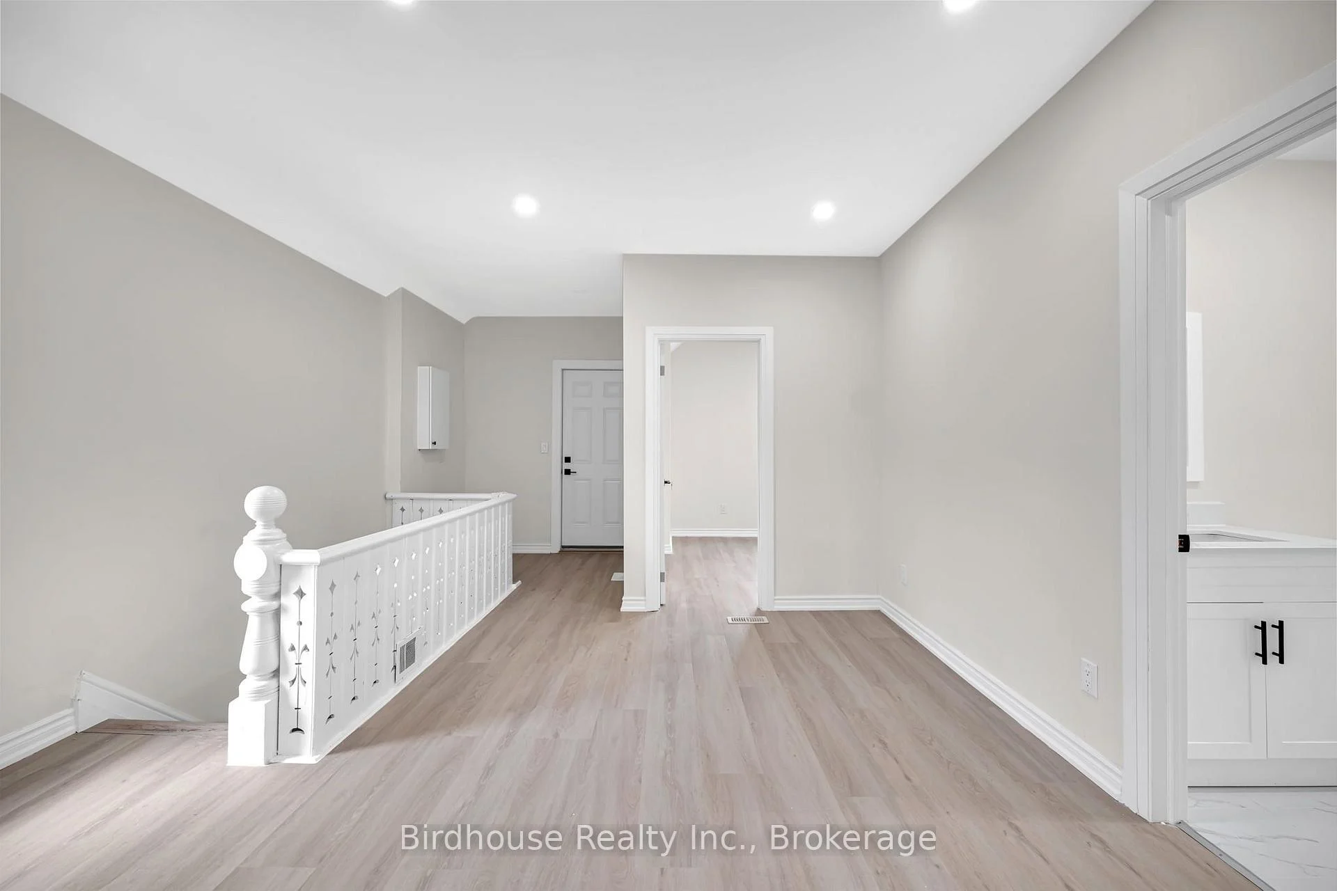 Photo 6 of Unit Unit#C, 108 Lindsay Street, Kawartha Lakes, Lindsay — HOMEH