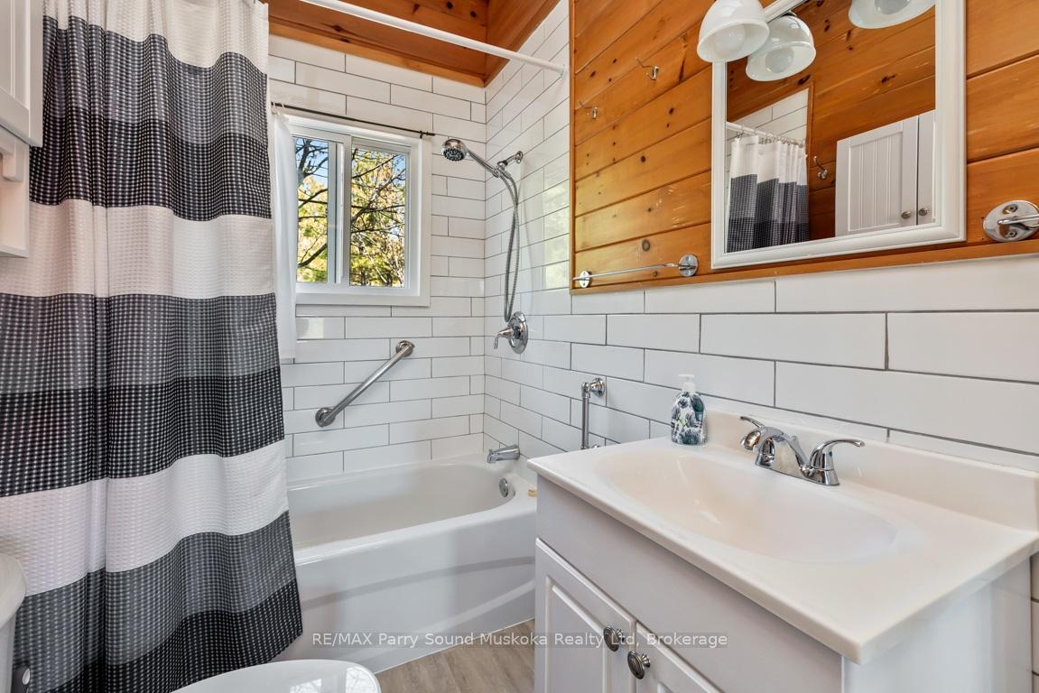 Photo 18 of Unit 3, 111 North Shore Road, The Archipelago, Archipelago North — HOMEH