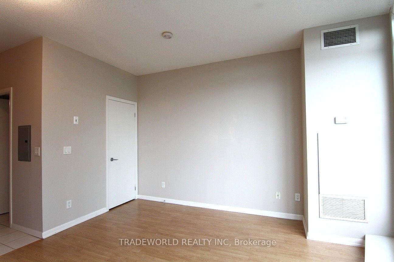 Photo 3 of Unit 807, 219 Fort York Boulevard, Toronto, Niagara — HOMEH