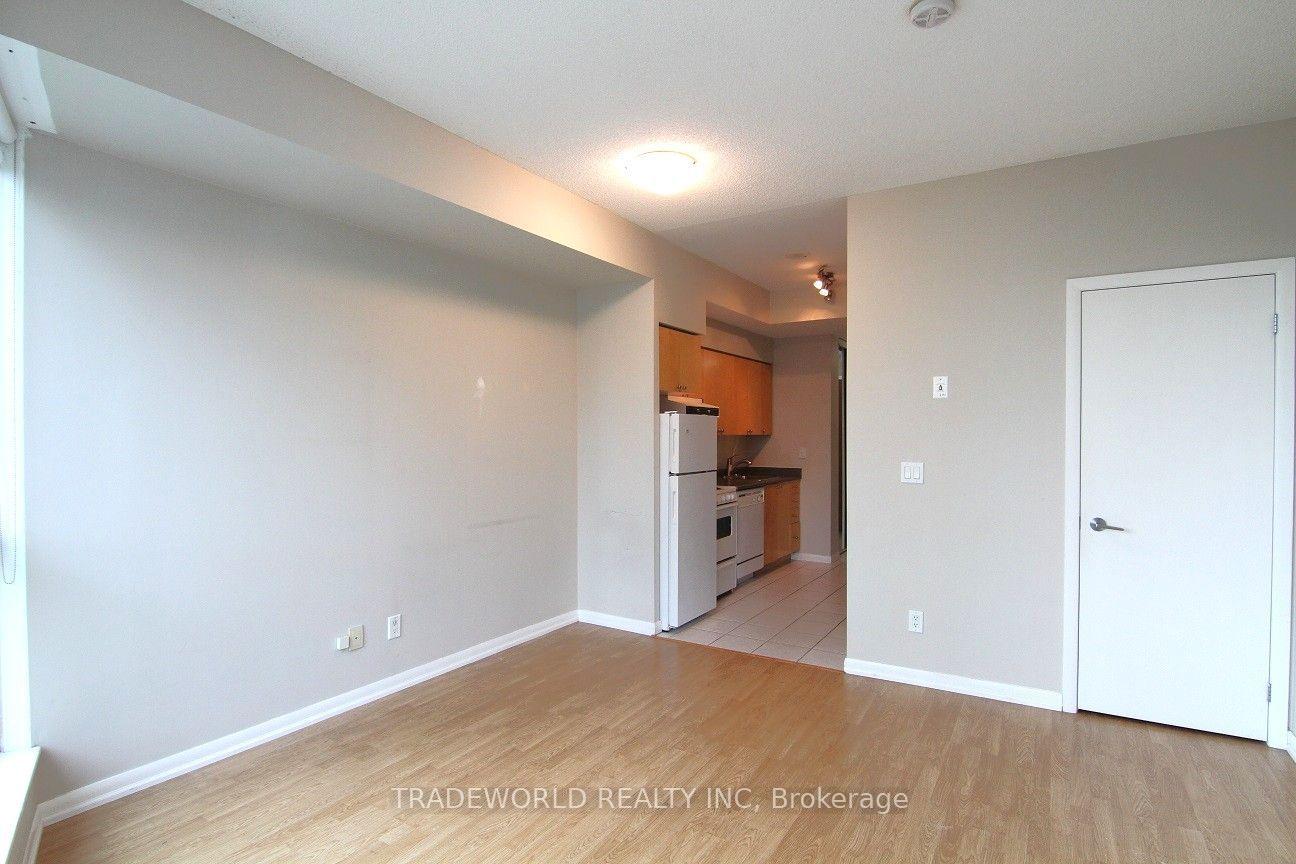Photo 4 of Unit 807, 219 Fort York Boulevard, Toronto, Niagara — HOMEH