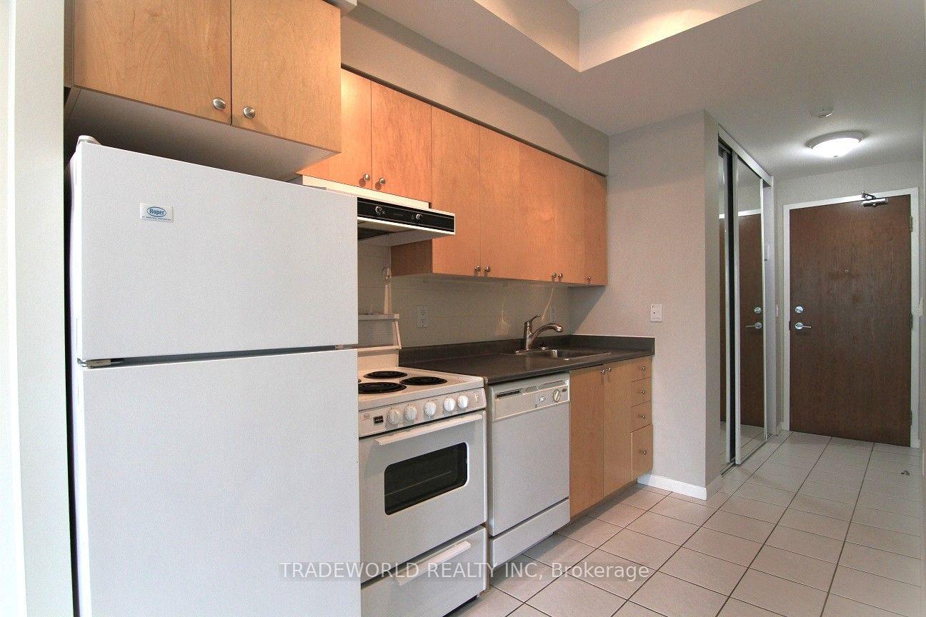 Photo 6 of Unit 807, 219 Fort York Boulevard, Toronto, Niagara — HOMEH