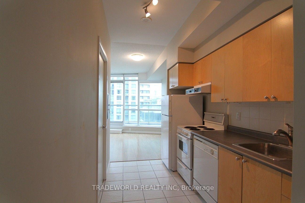 Photo 7 of Unit 807, 219 Fort York Boulevard, Toronto, Niagara — HOMEH