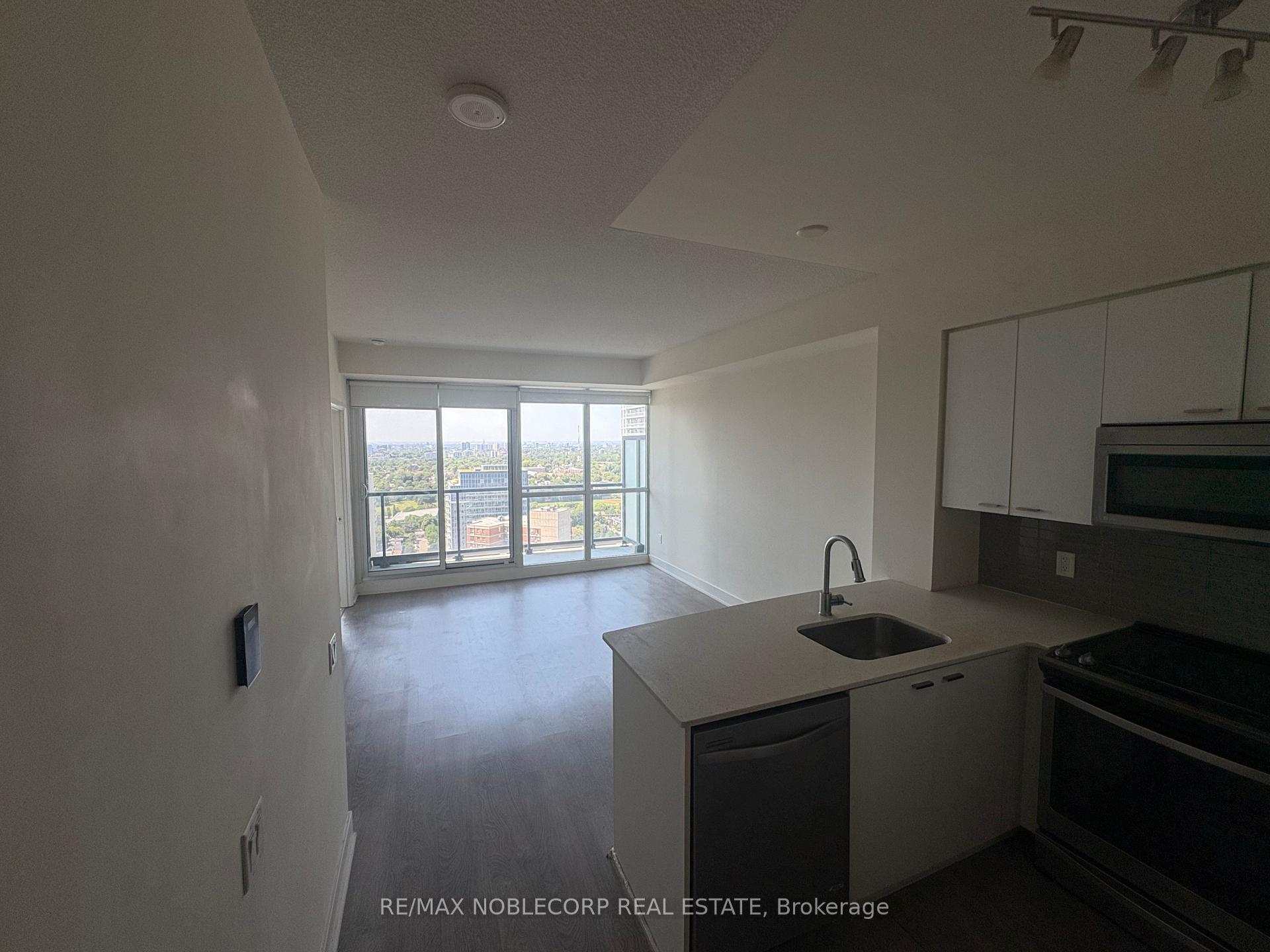 Photo 5 of Unit 2803, 30 Roehampton Avenue, Toronto, Mount Pleasant West — HOMEH