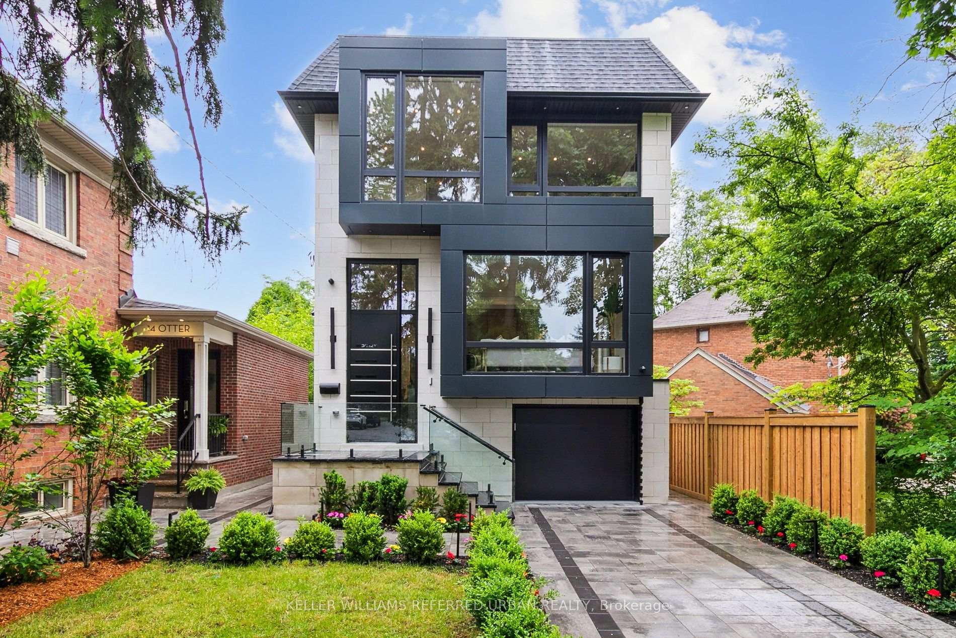 Photo 2 of 12 Otter Crescent, Toronto, Bedford Park-Nortown — HOMEH