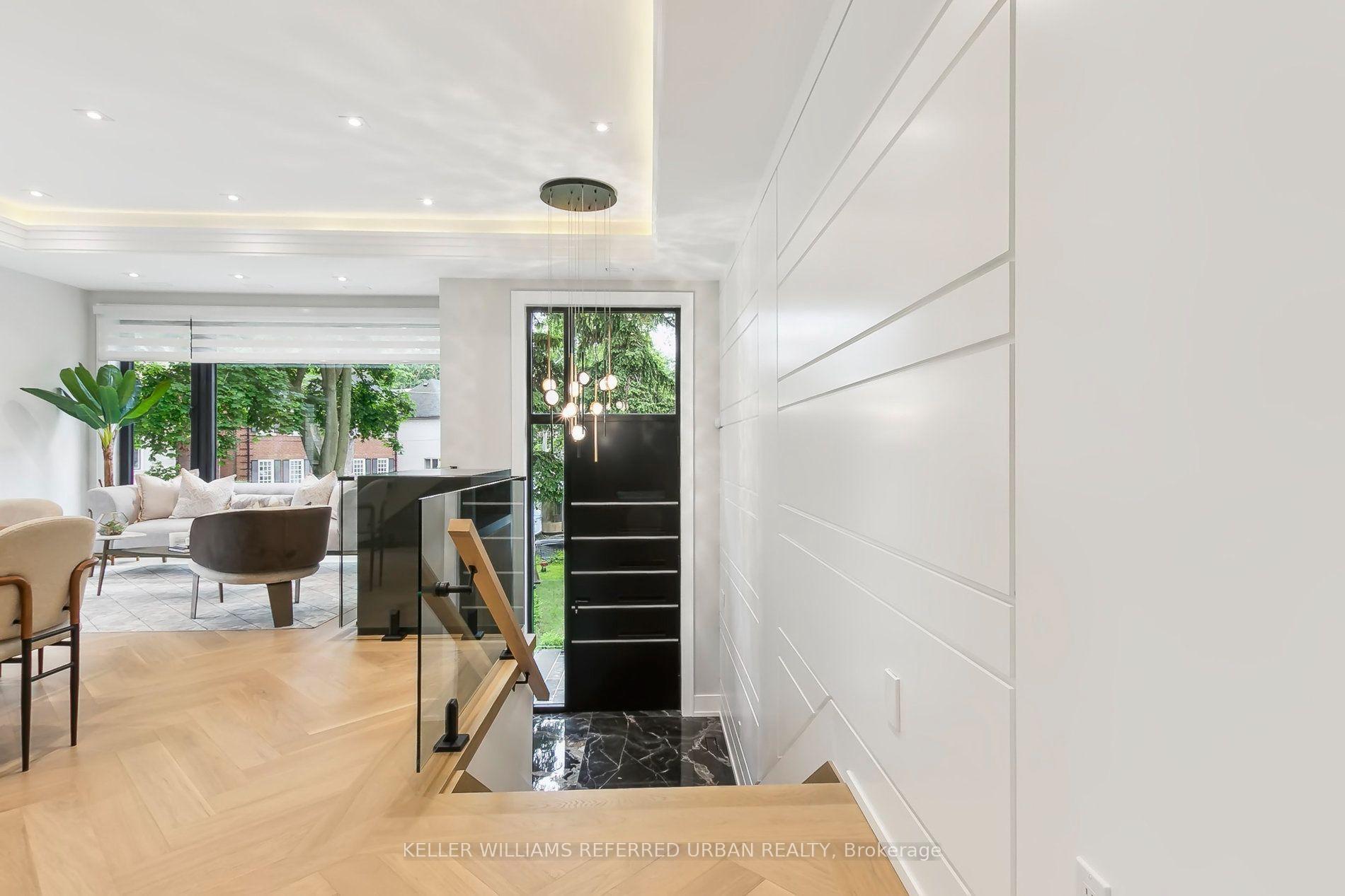 Photo 5 of 12 Otter Crescent, Toronto, Bedford Park-Nortown — HOMEH