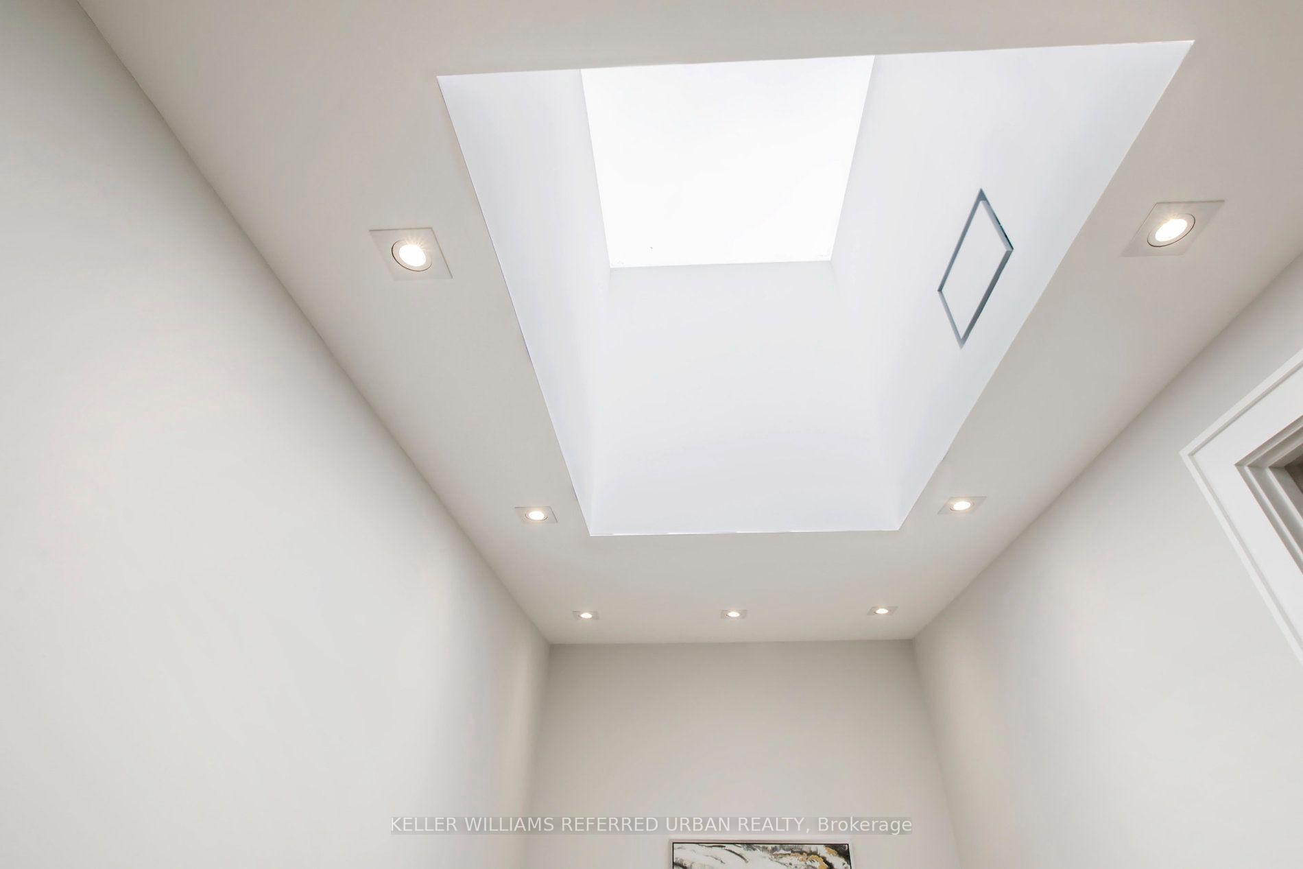 Photo 35 of 12 Otter Crescent, Toronto, Bedford Park-Nortown — HOMEH
