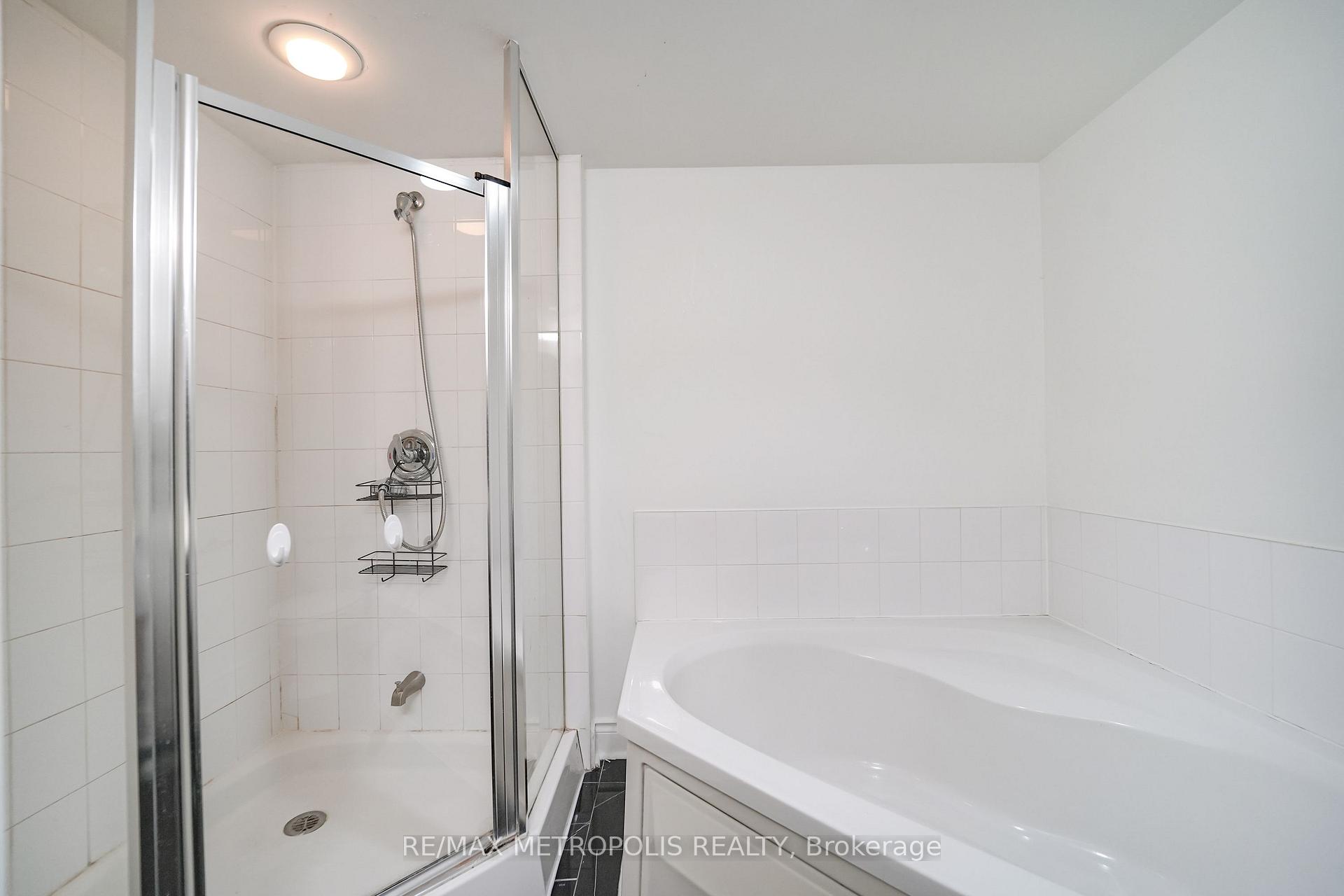 Photo 29 of Unit Th13, 3 Rean Drive, North York, Bayview Village — HOMEH