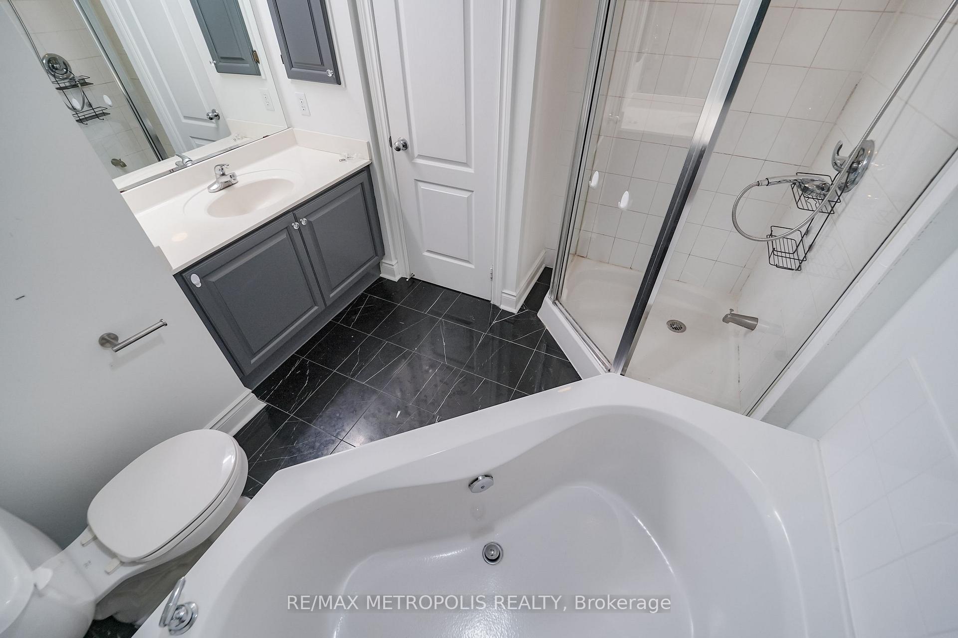 Photo 30 of Unit Th13, 3 Rean Drive, North York, Bayview Village — HOMEH