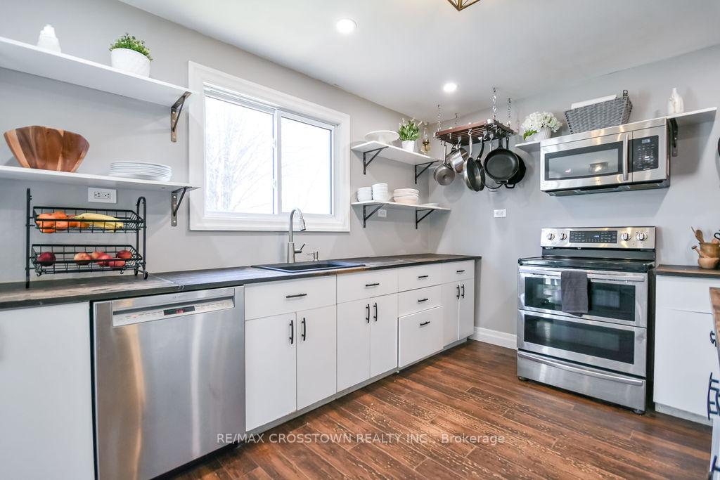 Photo 16 of 461 Barnes Avenue, Tay, Port McNicoll — HOMEH