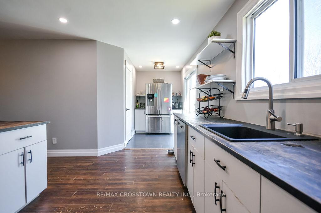 Photo 17 of 461 Barnes Avenue, Tay, Port McNicoll — HOMEH