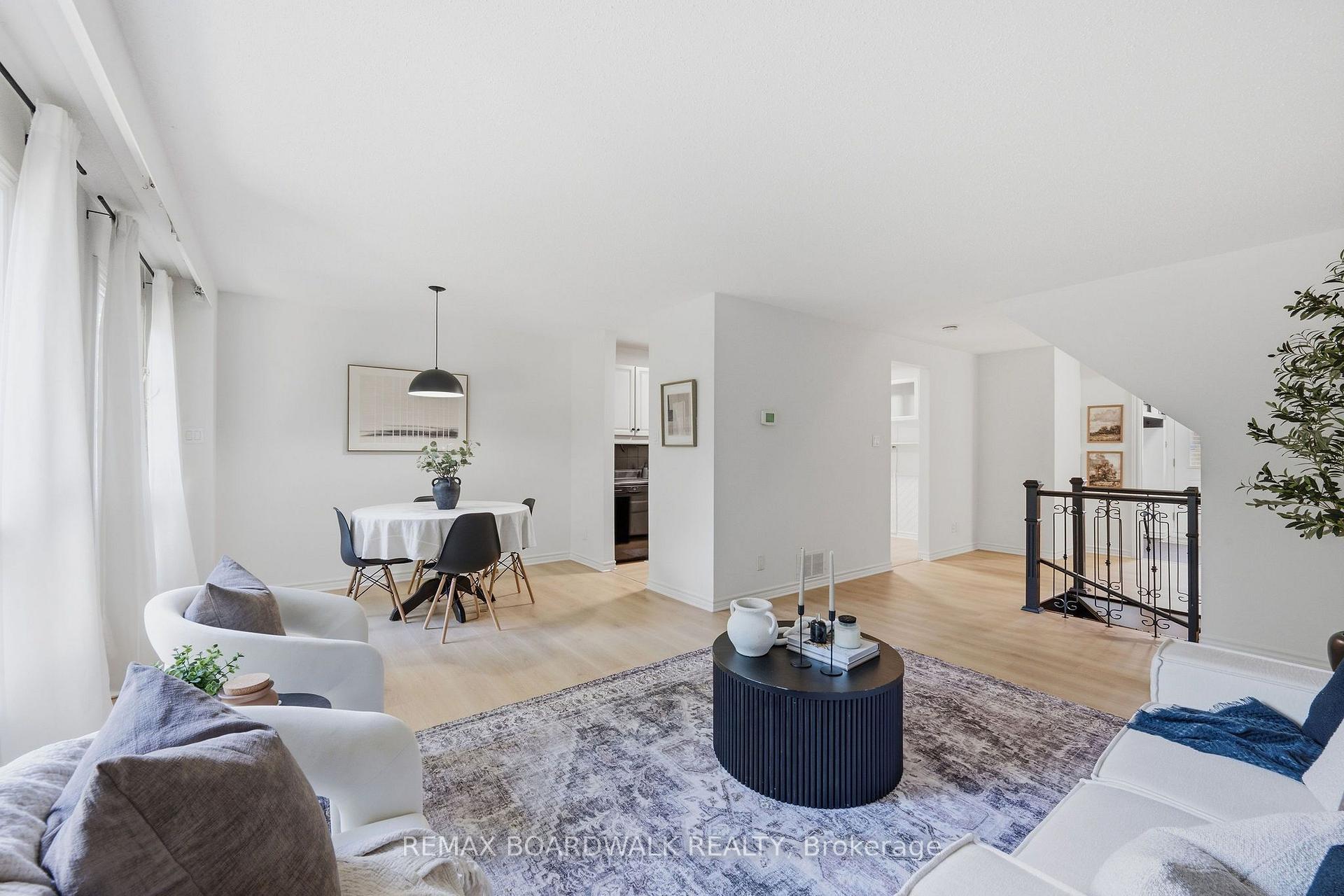 Photo 6 of Unit 14, 314 Stone Quarry Private, Ottawa, Carson Meadows — HOMEH