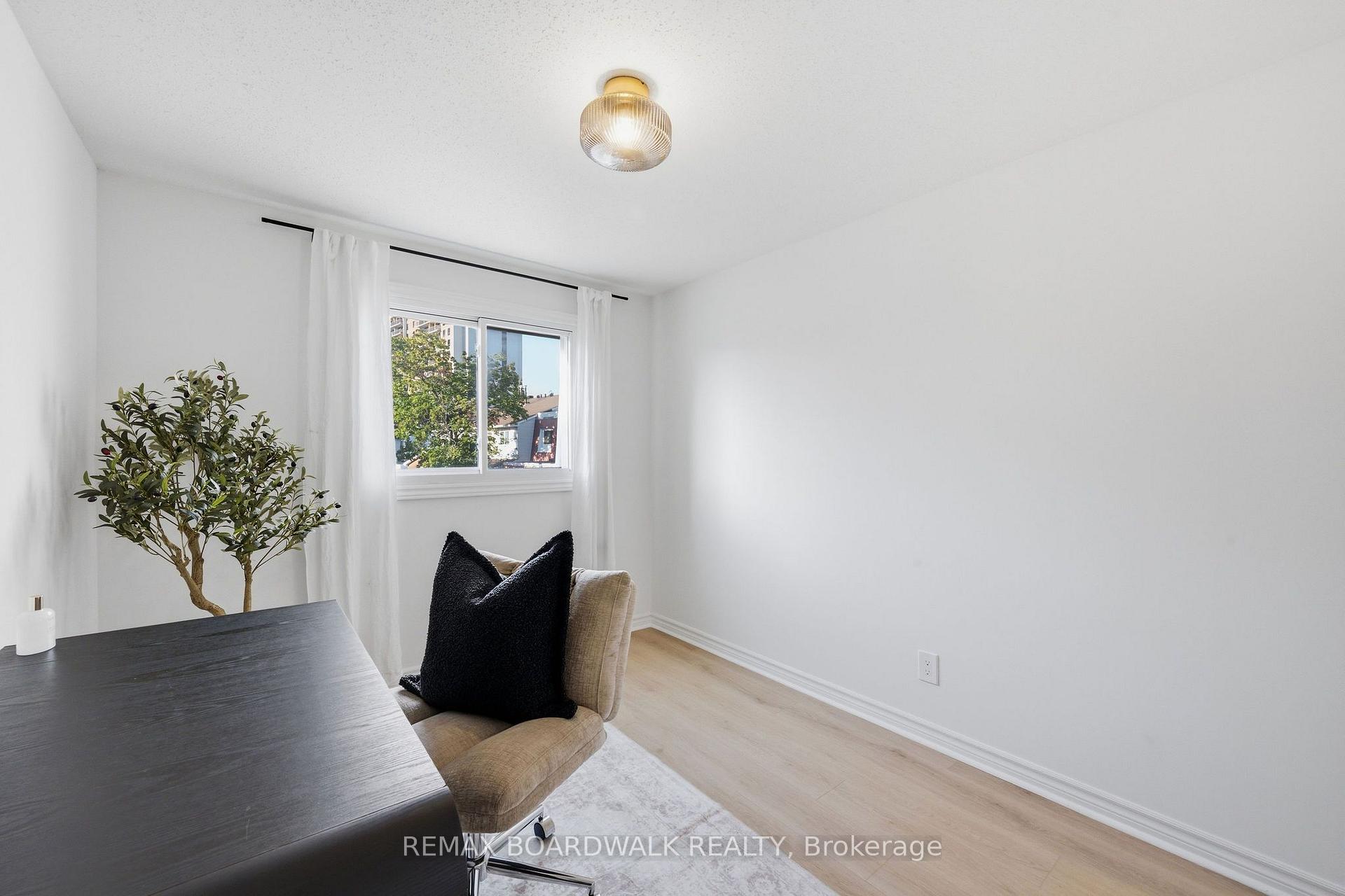 Photo 19 of Unit 14, 314 Stone Quarry Private, Ottawa, Carson Meadows — HOMEH