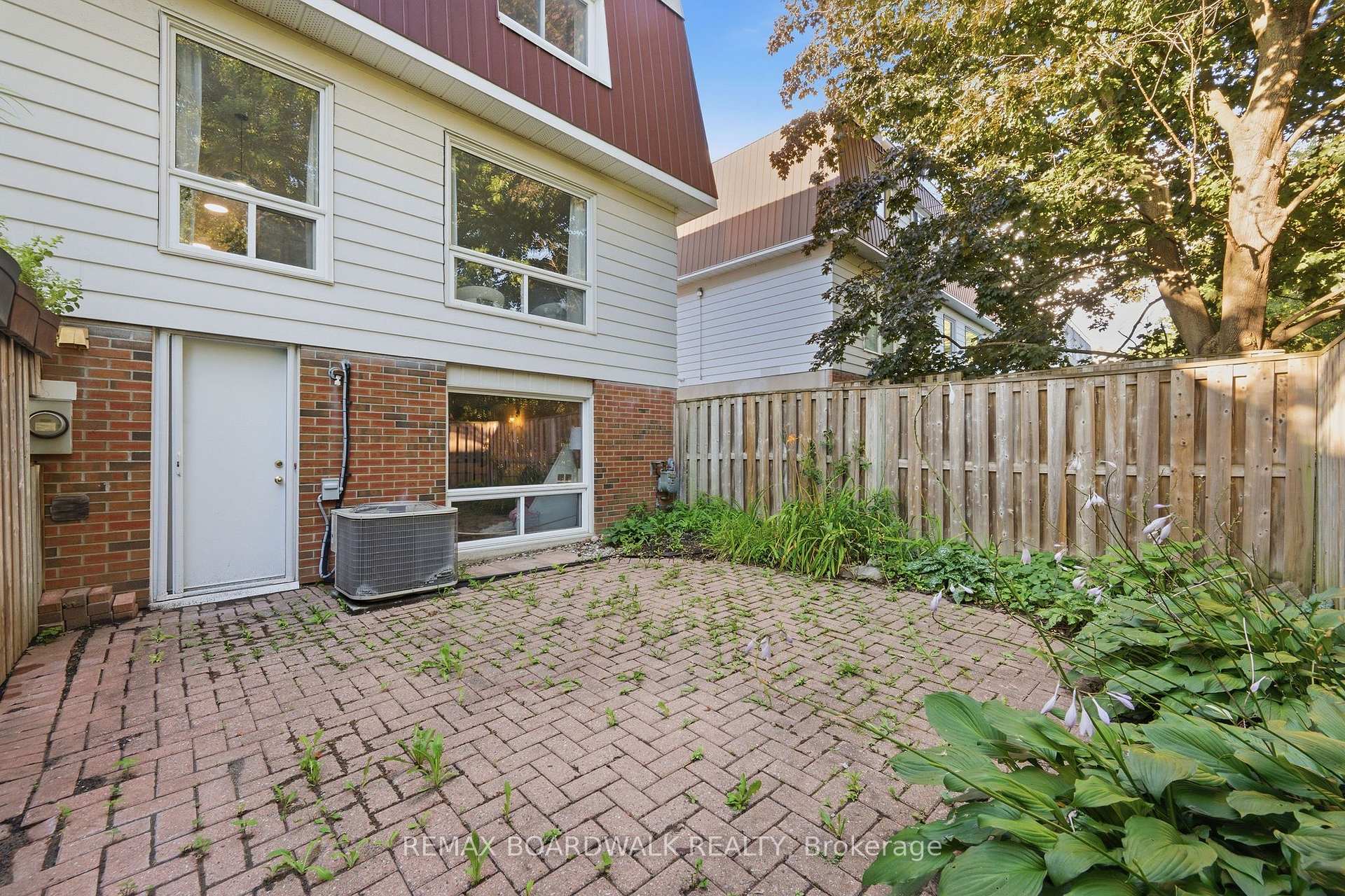 Photo 33 of Unit 14, 314 Stone Quarry Private, Ottawa, Carson Meadows — HOMEH