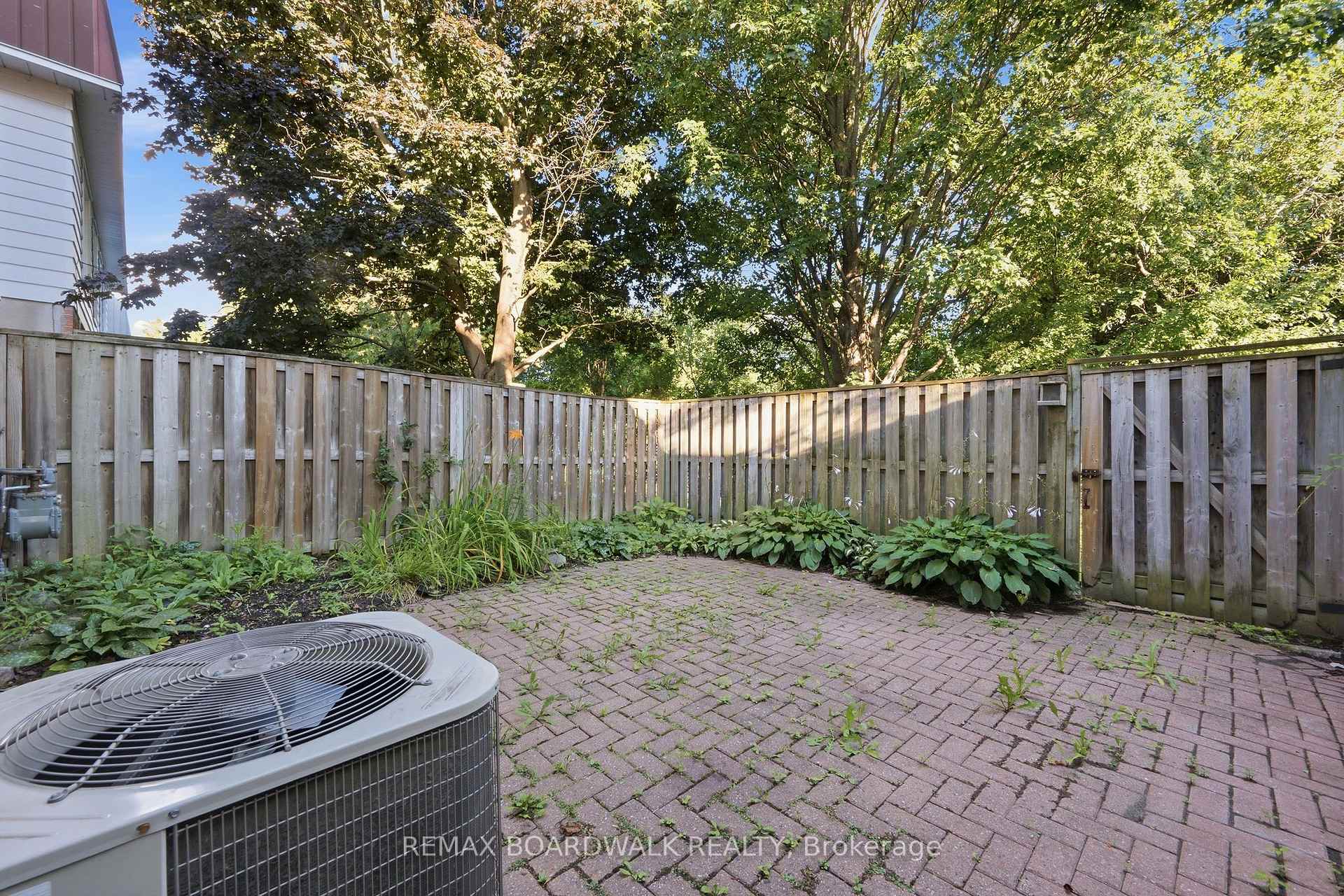 Photo 34 of Unit 14, 314 Stone Quarry Private, Ottawa, Carson Meadows — HOMEH