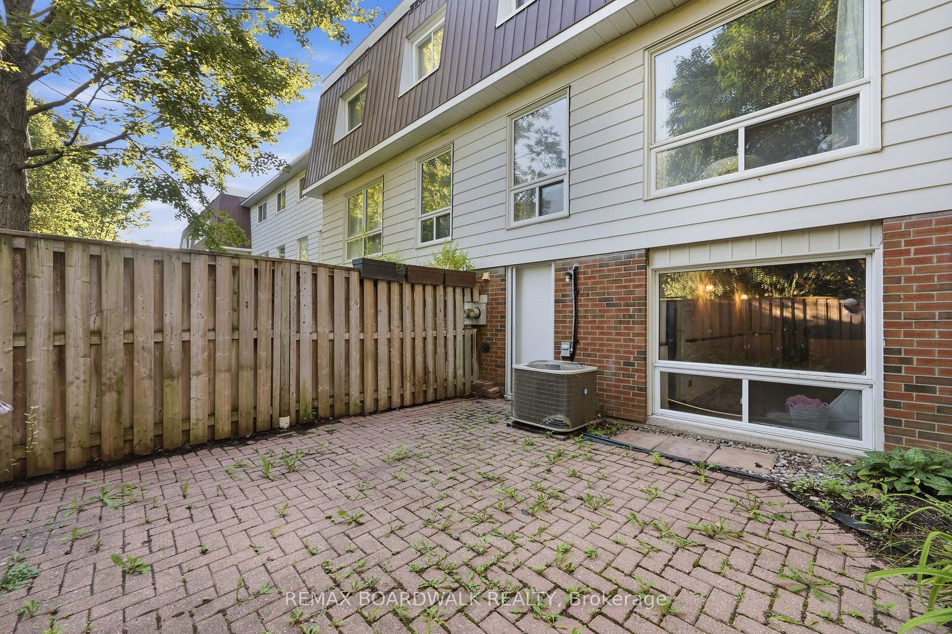 Photo 35 of Unit 14, 314 Stone Quarry Private, Ottawa, Carson Meadows — HOMEH