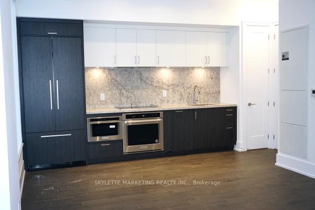 Photo 4 of Unit 111, 25 Adra Grado Way, North York, Bayview Village — HOMEH