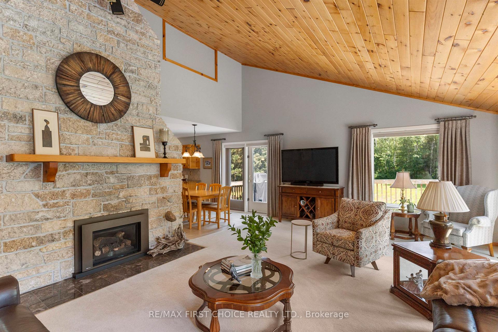 Photo 4 of 4306 Oak Heights Place, Thunder Bay, Mountain Road — HOMEH
