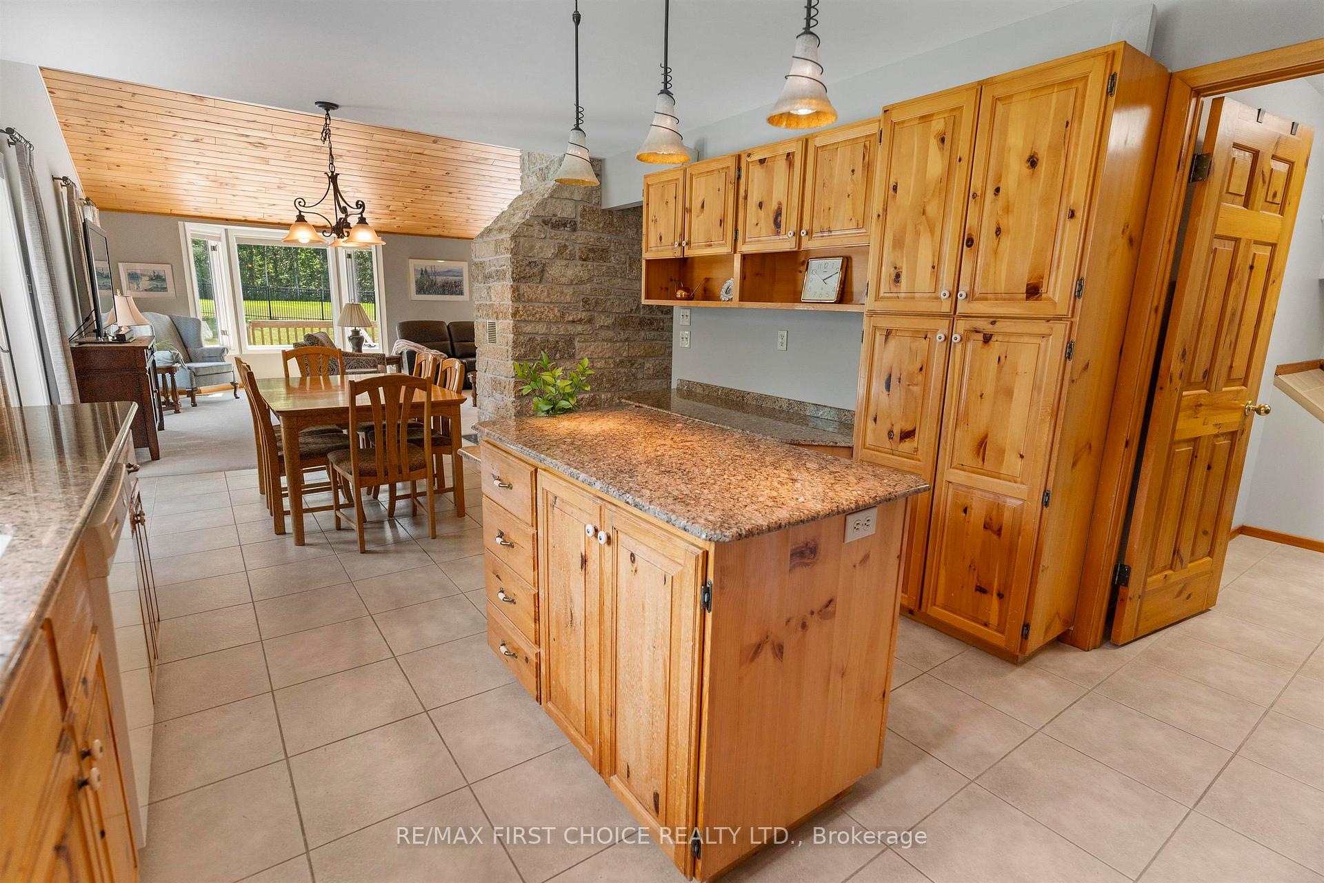 Photo 11 of 4306 Oak Heights Place, Thunder Bay, Mountain Road — HOMEH