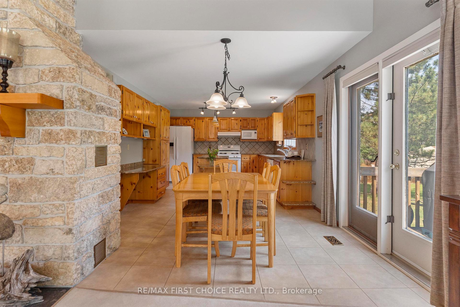 Photo 16 of 4306 Oak Heights Place, Thunder Bay, Mountain Road — HOMEH