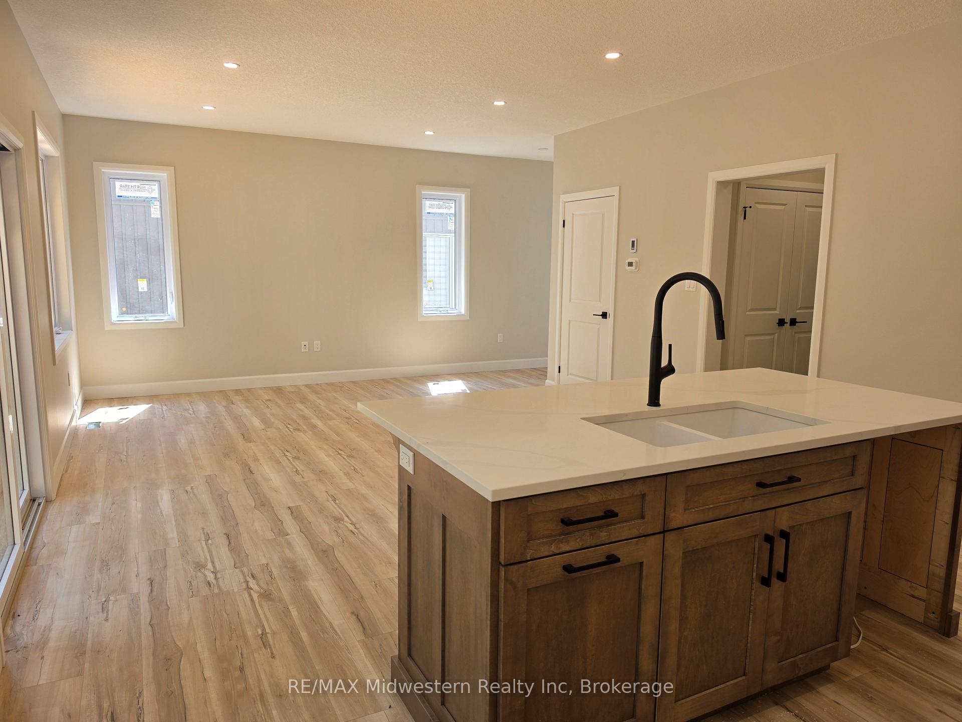 Photo 3 of 10 Roberts Street, Huron East, Seaforth — HOMEH