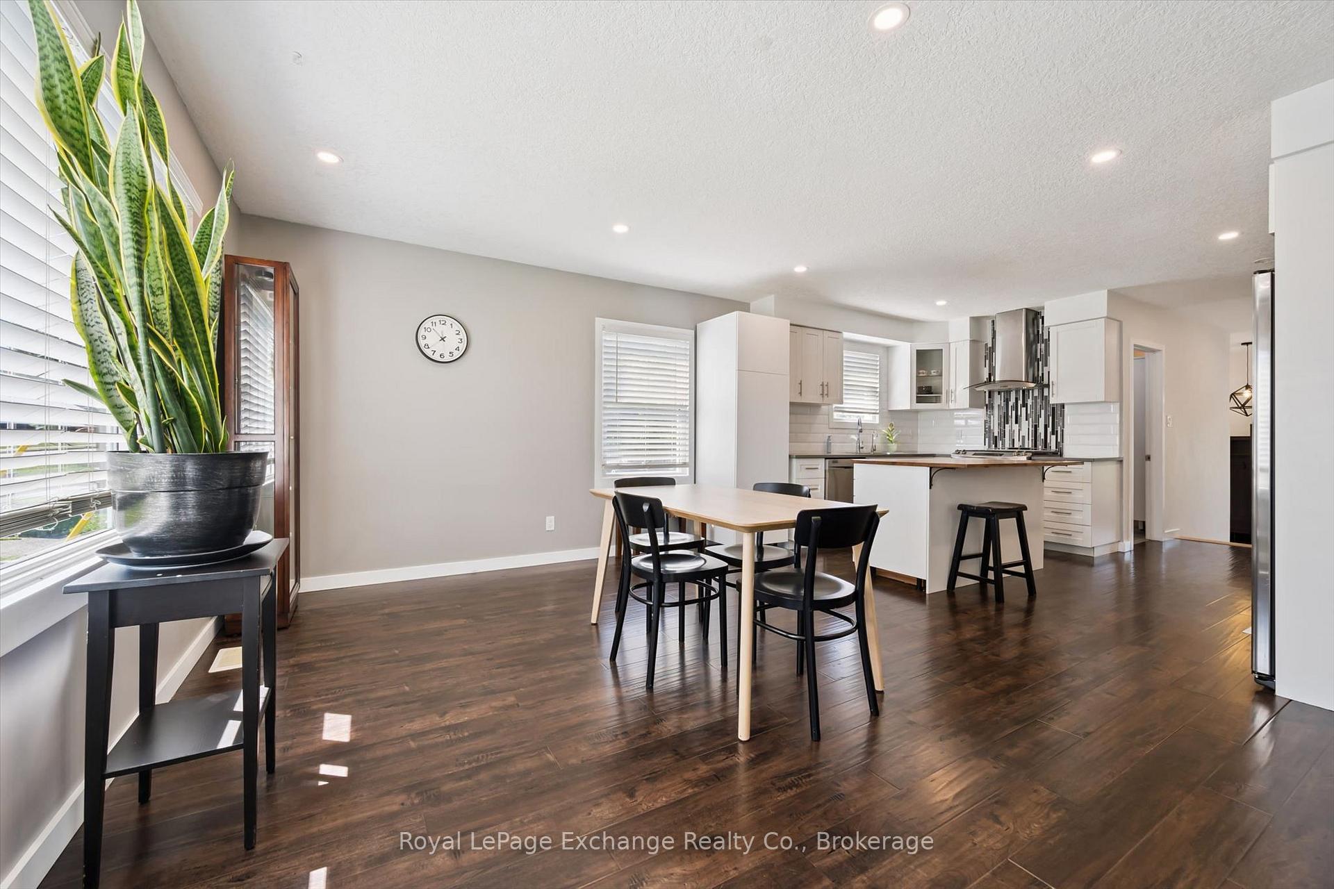 Photo 7 of 68 Elgin Street S, Cambridge, Alison — HOMEH