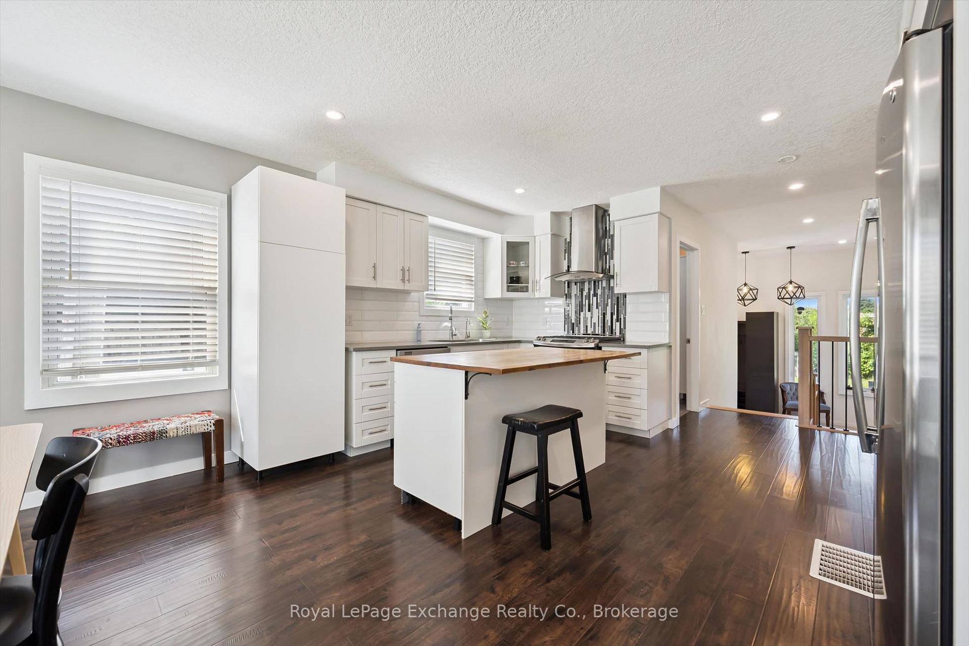 Photo 10 of 68 Elgin Street S, Cambridge, Alison — HOMEH