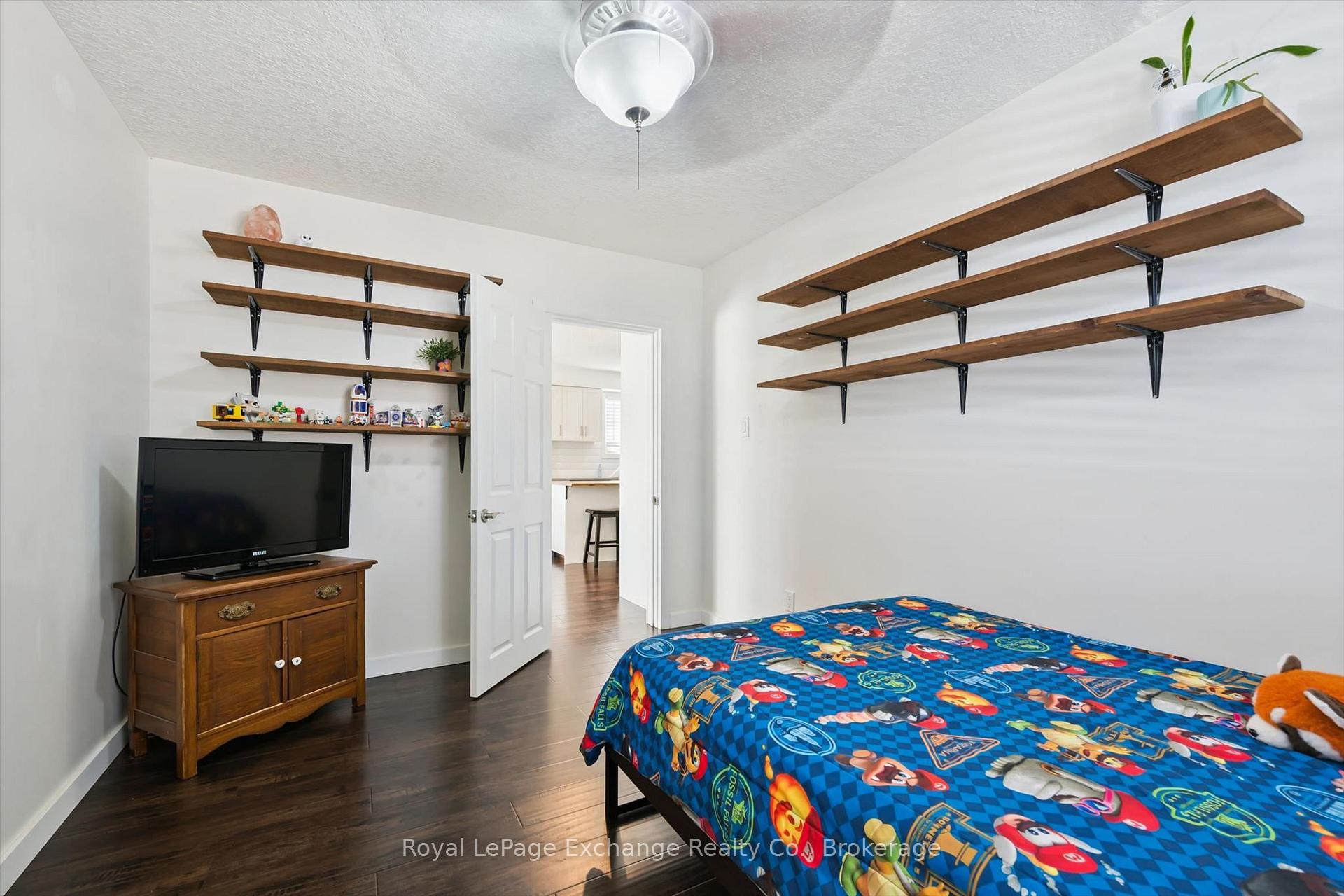 Photo 15 of 68 Elgin Street S, Cambridge, Alison — HOMEH