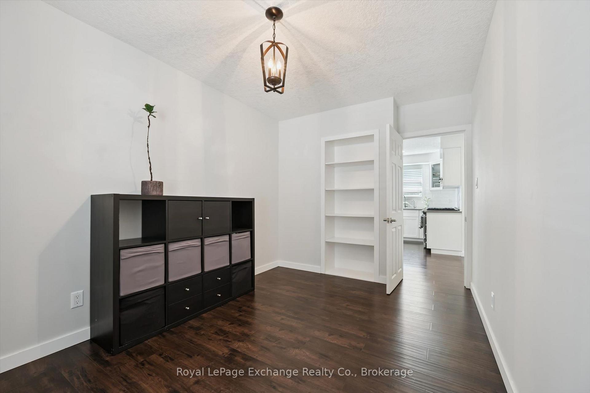 Photo 17 of 68 Elgin Street S, Cambridge, Alison — HOMEH
