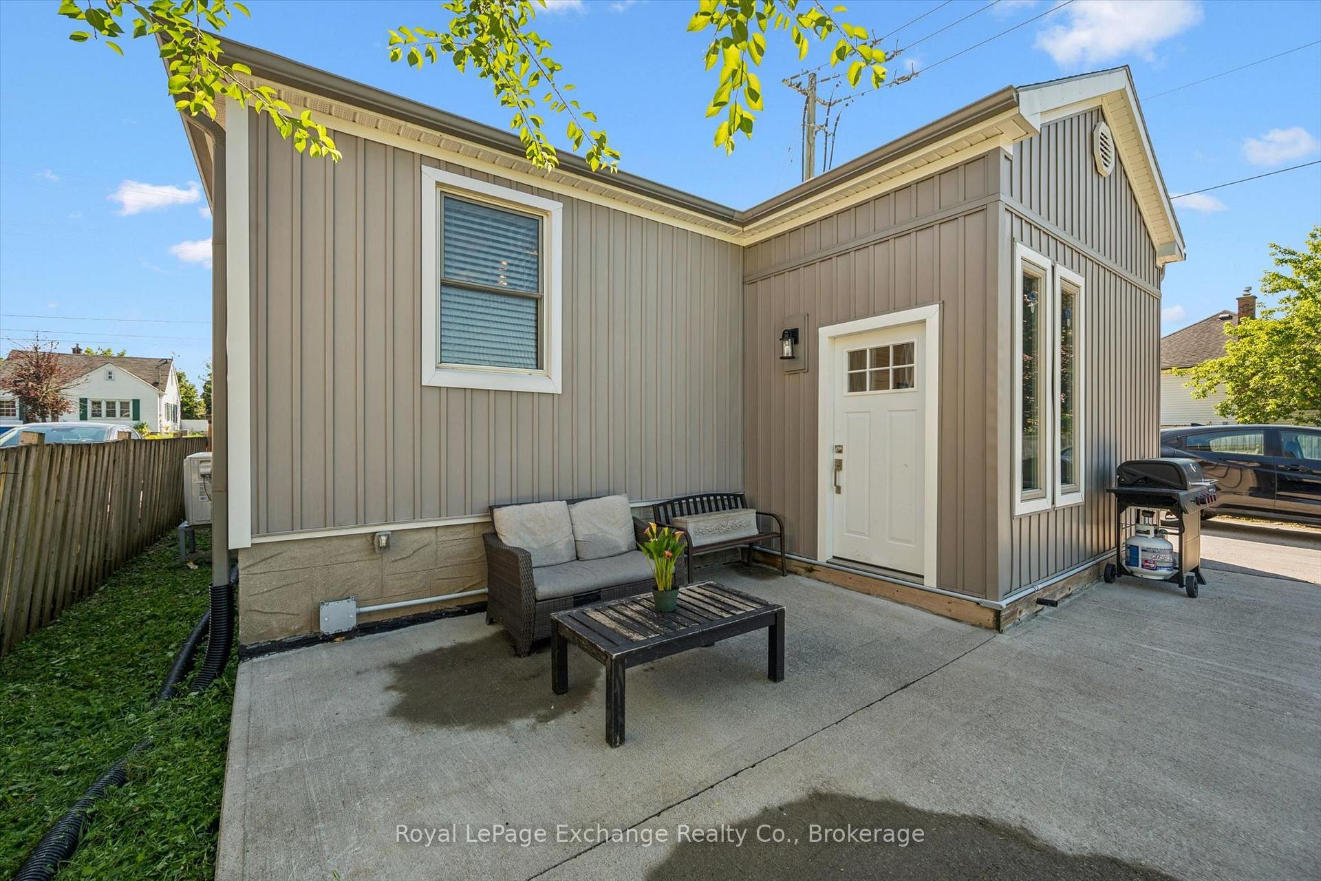 Photo 31 of 68 Elgin Street S, Cambridge, Alison — HOMEH
