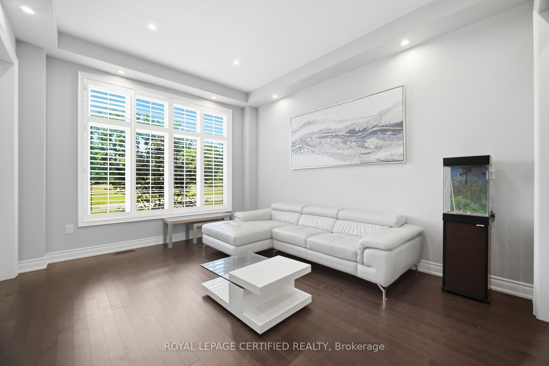 Photo 4 of 8833 Creditview Road, Brampton, Credit Valley — HOMEH