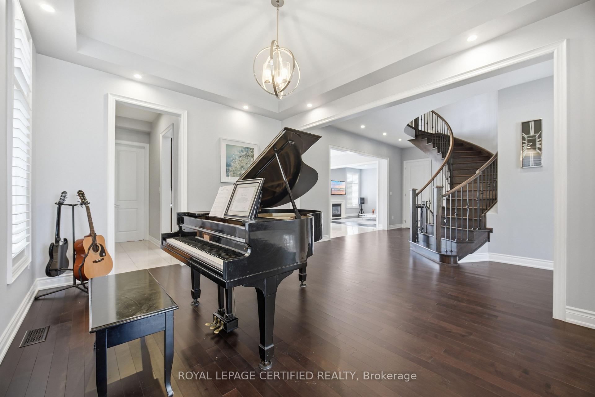 Photo 7 of 8833 Creditview Road, Brampton, Credit Valley — HOMEH