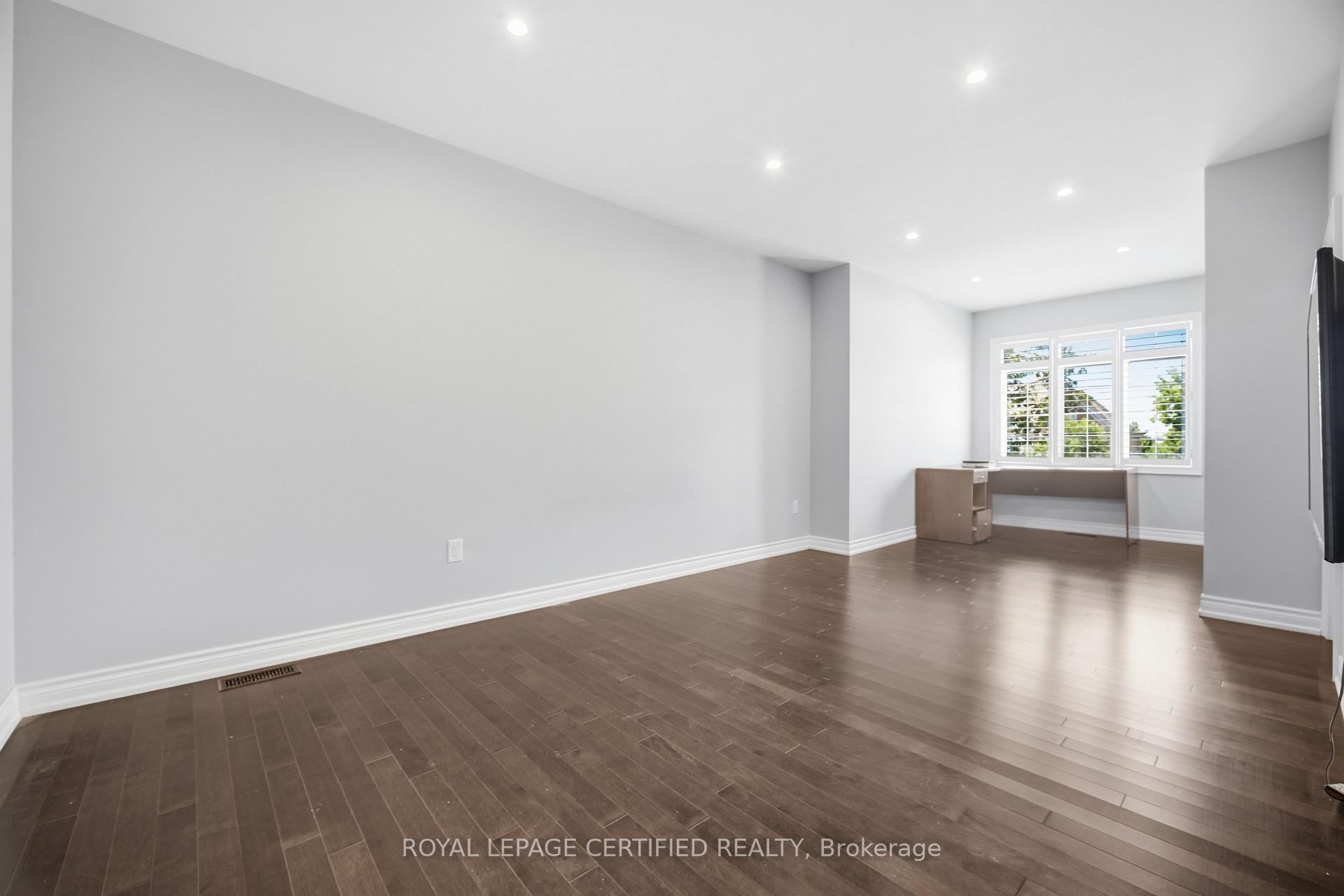 Photo 23 of 8833 Creditview Road, Brampton, Credit Valley — HOMEH