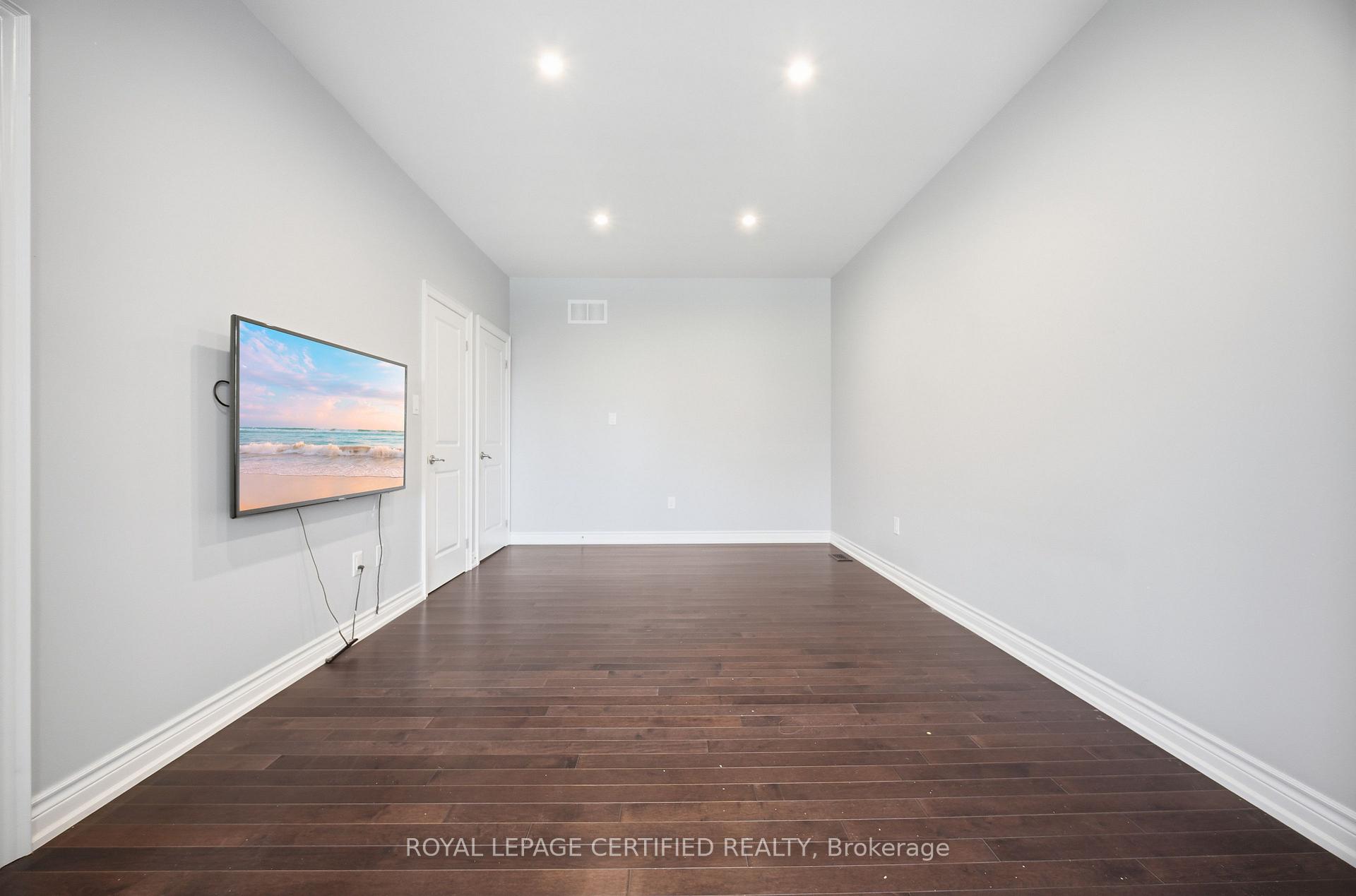Photo 24 of 8833 Creditview Road, Brampton, Credit Valley — HOMEH