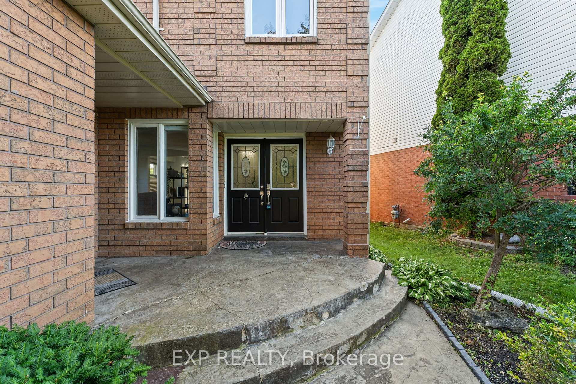 Photo 7 of 10 Elephant Hill Drive, Clarington, Bowmanville — HOMEH