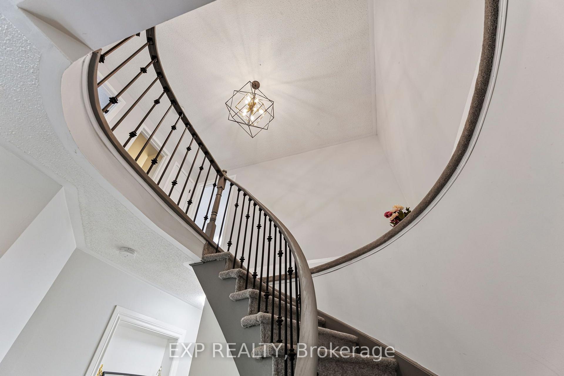 Photo 12 of 10 Elephant Hill Drive, Clarington, Bowmanville — HOMEH