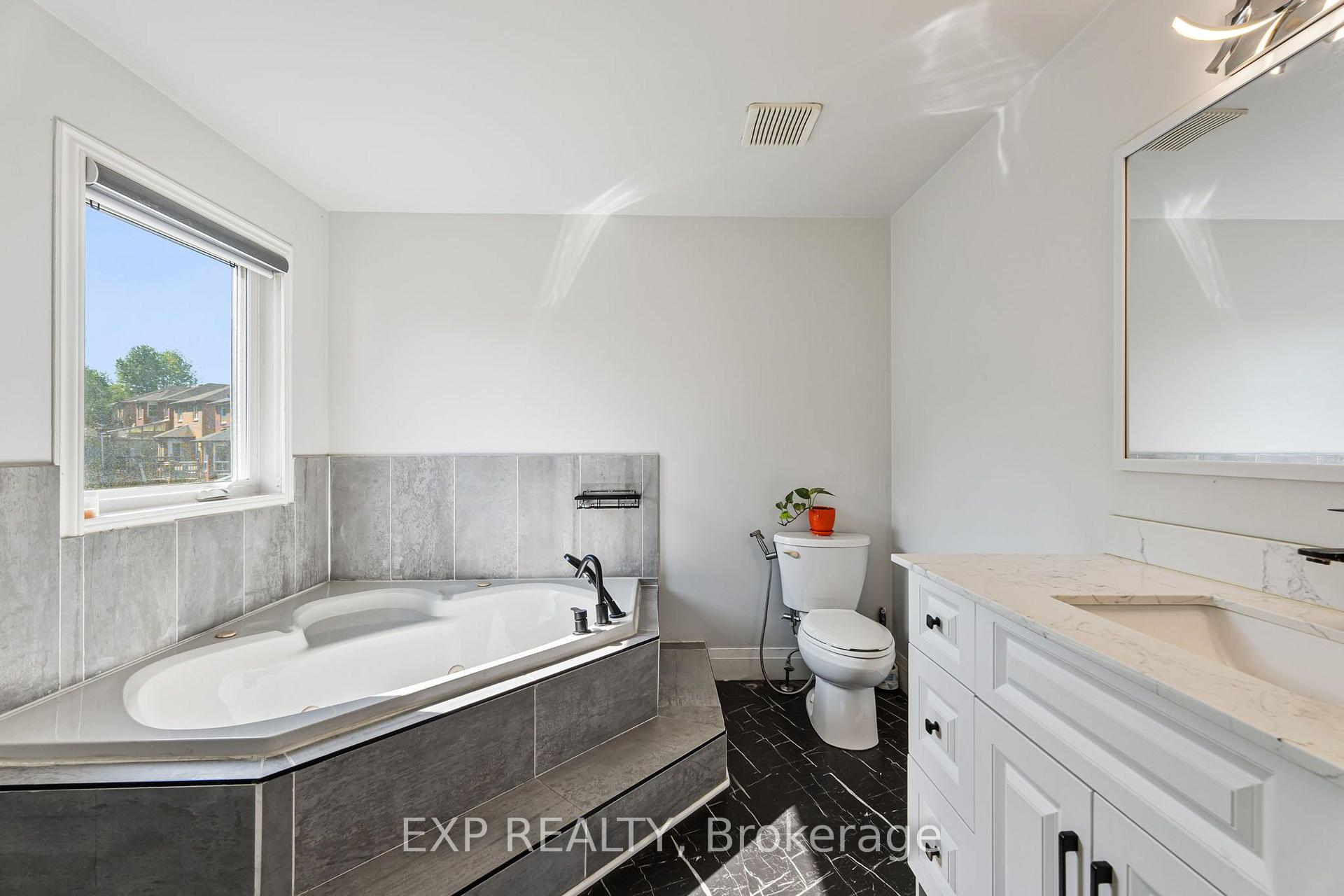 Photo 33 of 10 Elephant Hill Drive, Clarington, Bowmanville — HOMEH