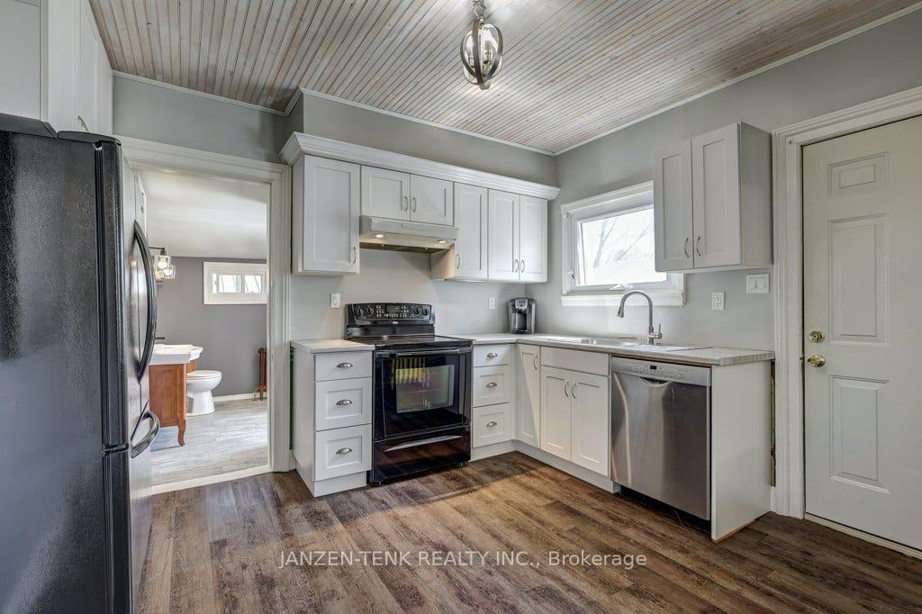 Photo 3 of 17 Oak Street, Aylmer — HOMEH
