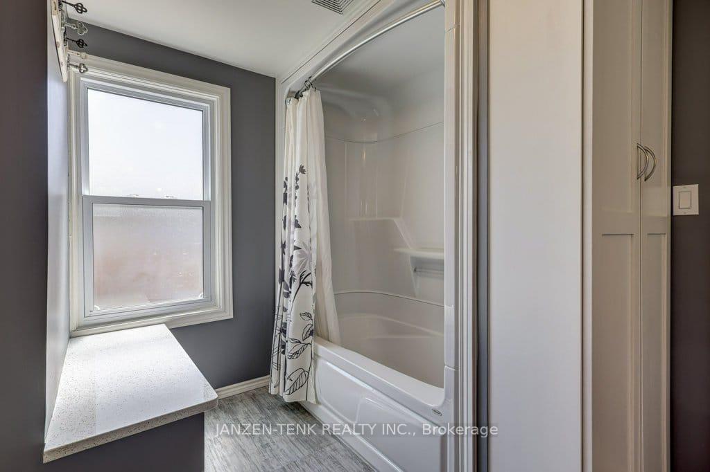 Photo 13 of 17 Oak Street, Aylmer — HOMEH
