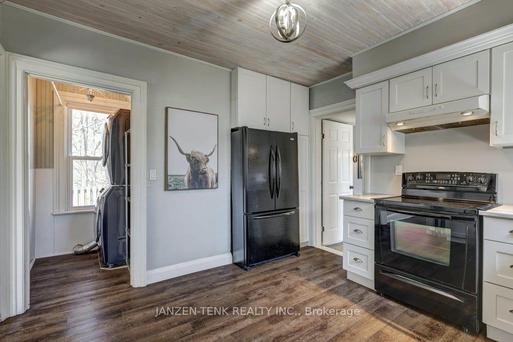 Photo 14 of 17 Oak Street, Aylmer — HOMEH