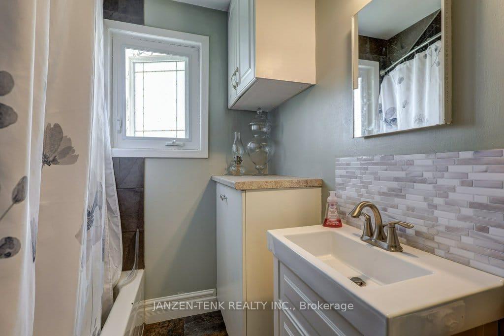 Photo 23 of 17 Oak Street, Aylmer — HOMEH