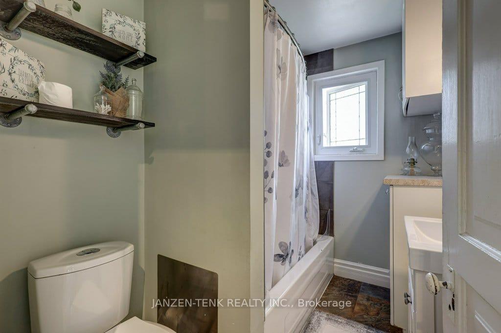 Photo 24 of 17 Oak Street, Aylmer — HOMEH
