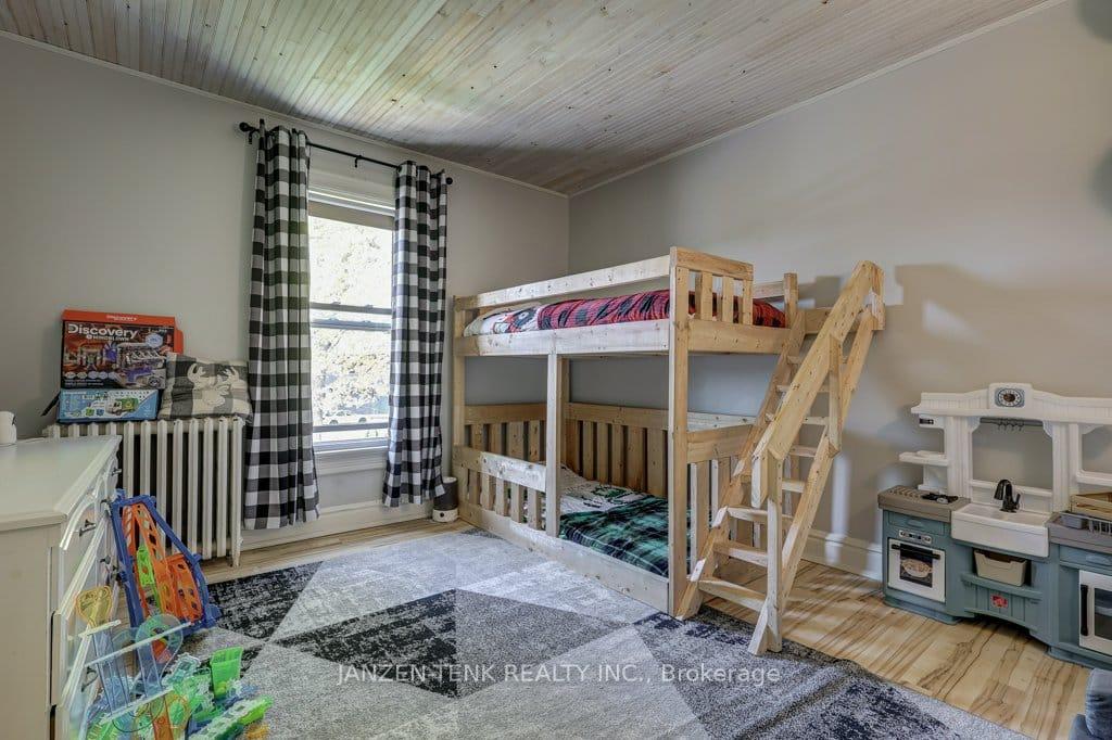 Photo 26 of 17 Oak Street, Aylmer — HOMEH