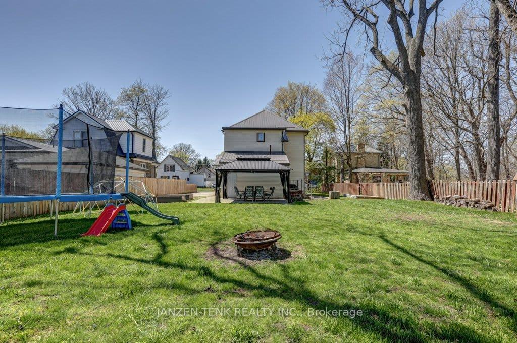 Photo 31 of 17 Oak Street, Aylmer — HOMEH