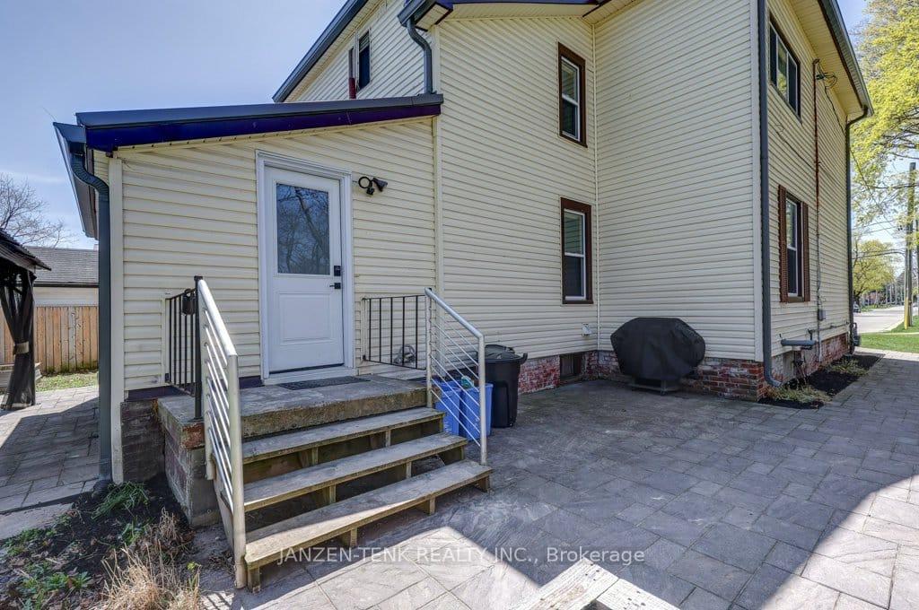 Photo 34 of 17 Oak Street, Aylmer — HOMEH