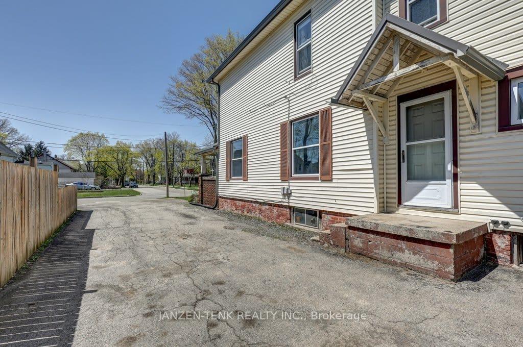 Photo 37 of 17 Oak Street, Aylmer — HOMEH