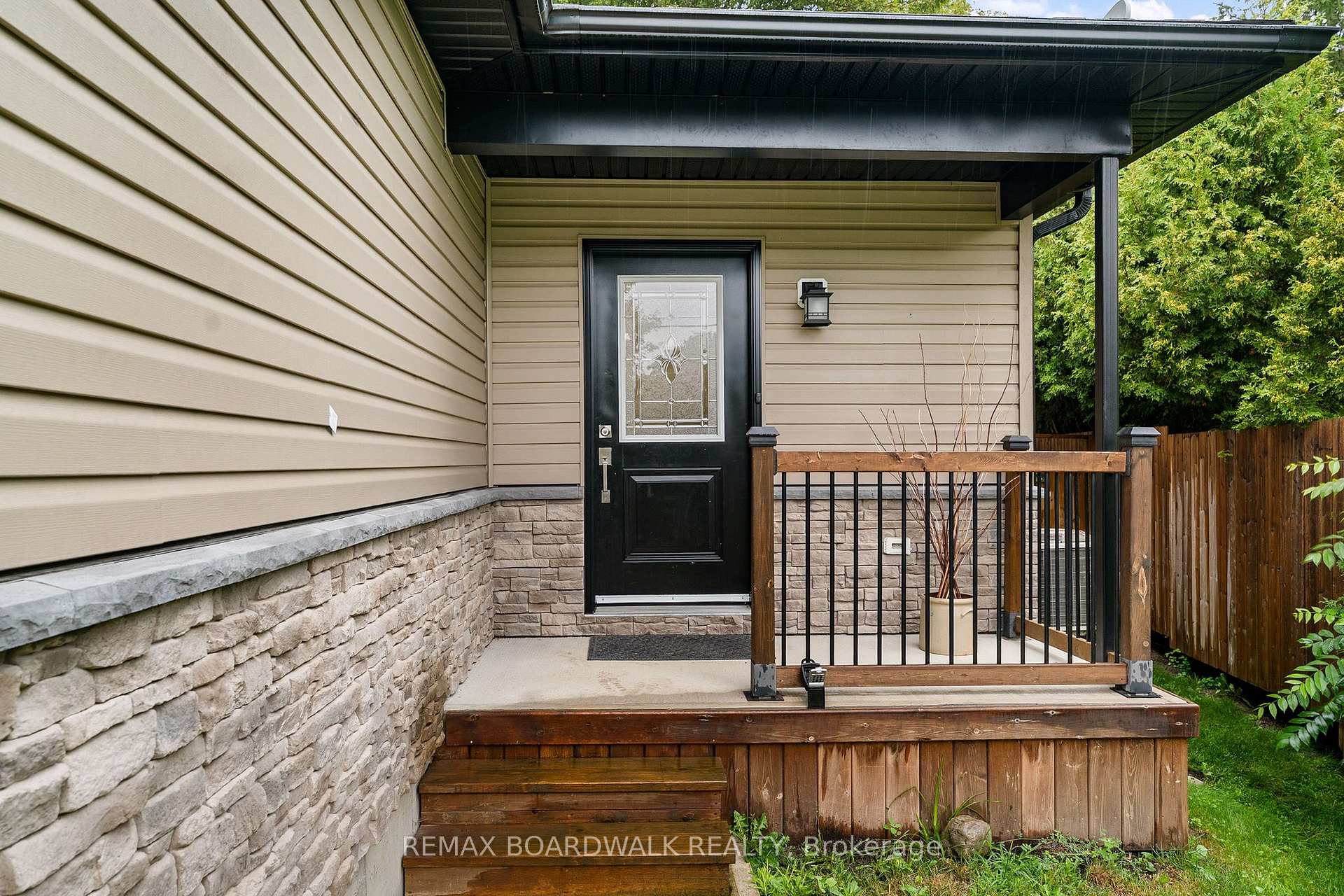 Photo 2 of Unit D, 32 David Street, Edwardsburgh/Cardinal, Edwardsburgh/Cardinal Twp — HOMEH