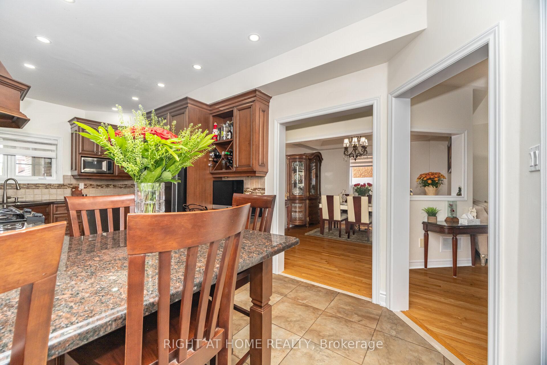Photo 11 of 2 Melrose Gardens, Brampton, Snelgrove — HOMEH
