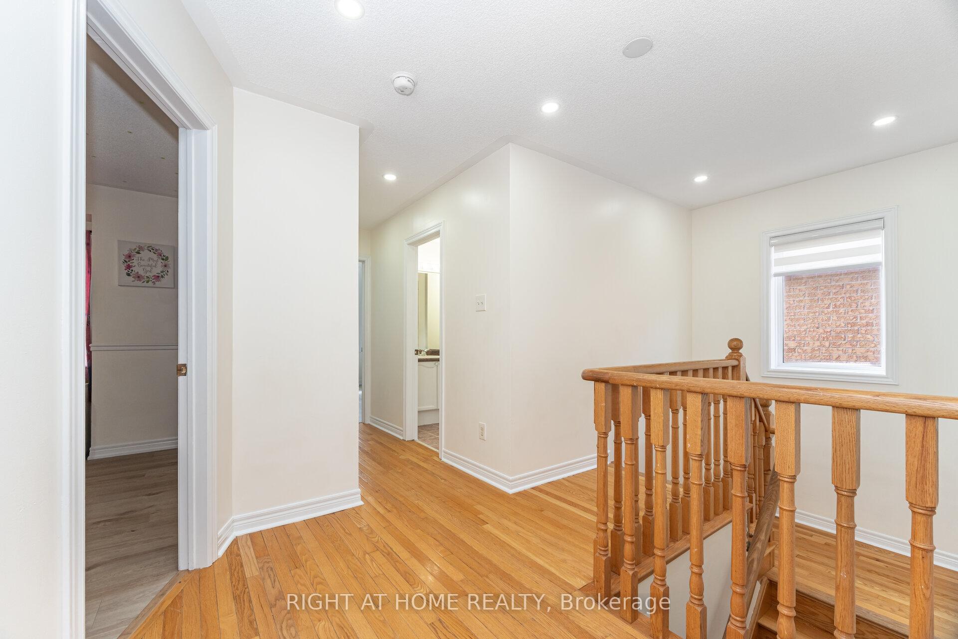 Photo 19 of 2 Melrose Gardens, Brampton, Snelgrove — HOMEH